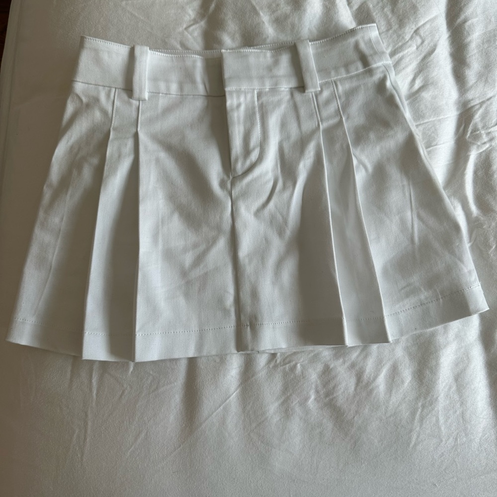 Aritzia - Sunday Best Rider Skirt